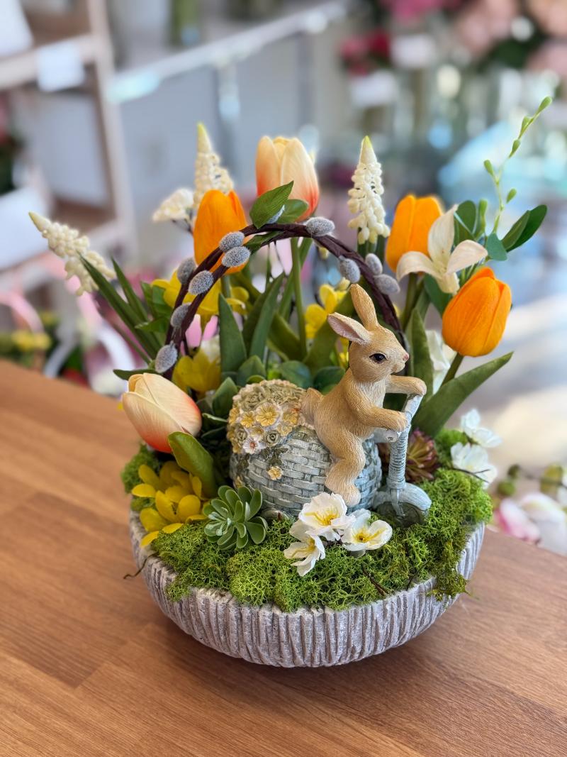Easter Table Decoration – Spring Bunny in the Flower Garden